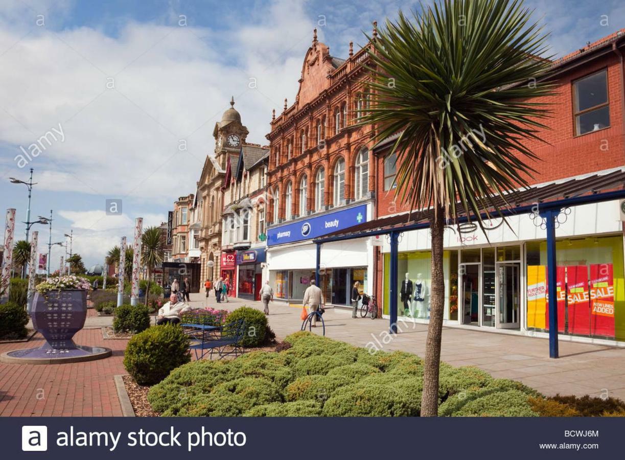 Esjays At Knowles House Lytham St Annes Exterior foto